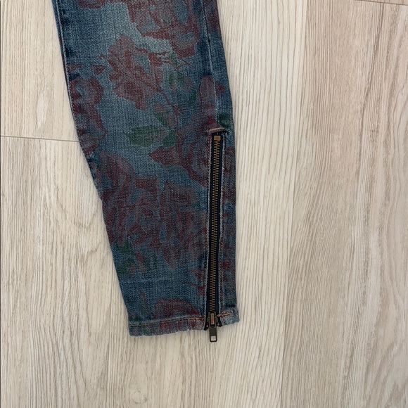 Floral Patterned Blue Jeans - Picture 3 of 5